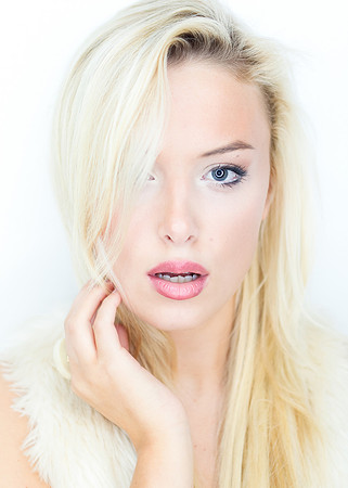 JennaBW_12-06-2011-001-8bit