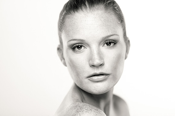 _D_18275B&W--8bit